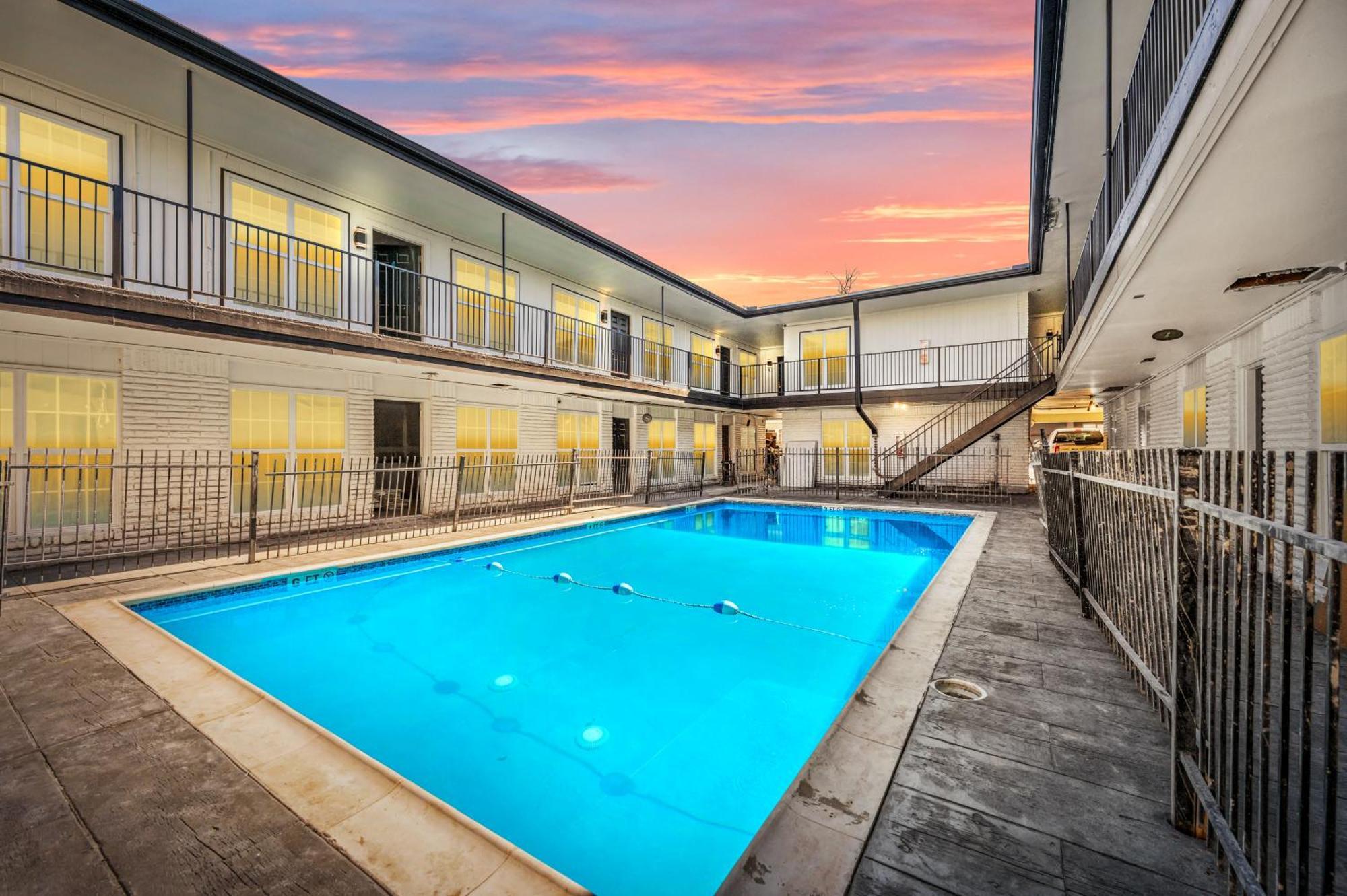 Cute And Stylish 1Br Apt With Pool & Free Park Houston Exterior photo